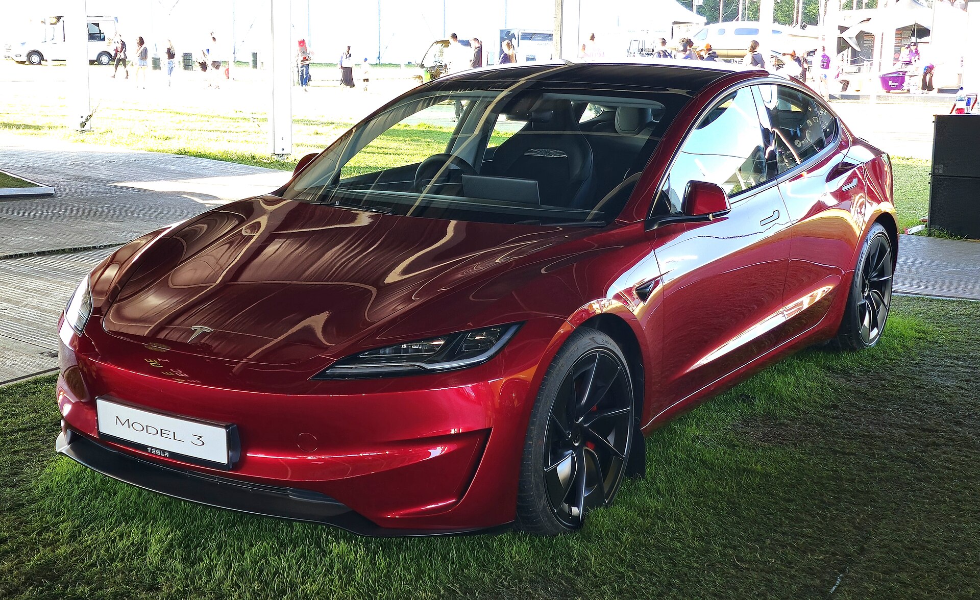 새 타이어로 WLTP 572km를 기록한 유럽형 Tesla Model 3