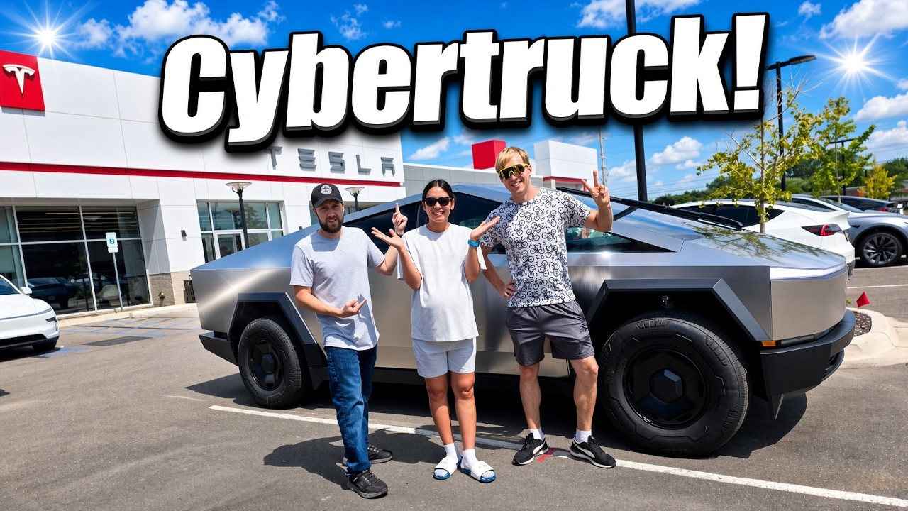 테슬라 서비스센터 앞 보급형 Cybertruck AWD 인도 장면